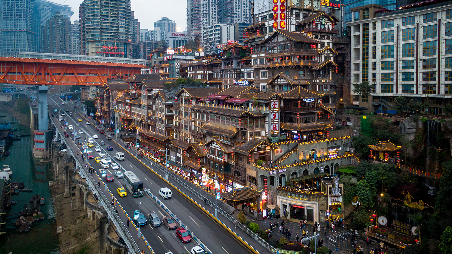 Vì Sao Hồng Nhai Động Trở Thành Điểm Du Lịch Hot Nhất Trùng Khánh?